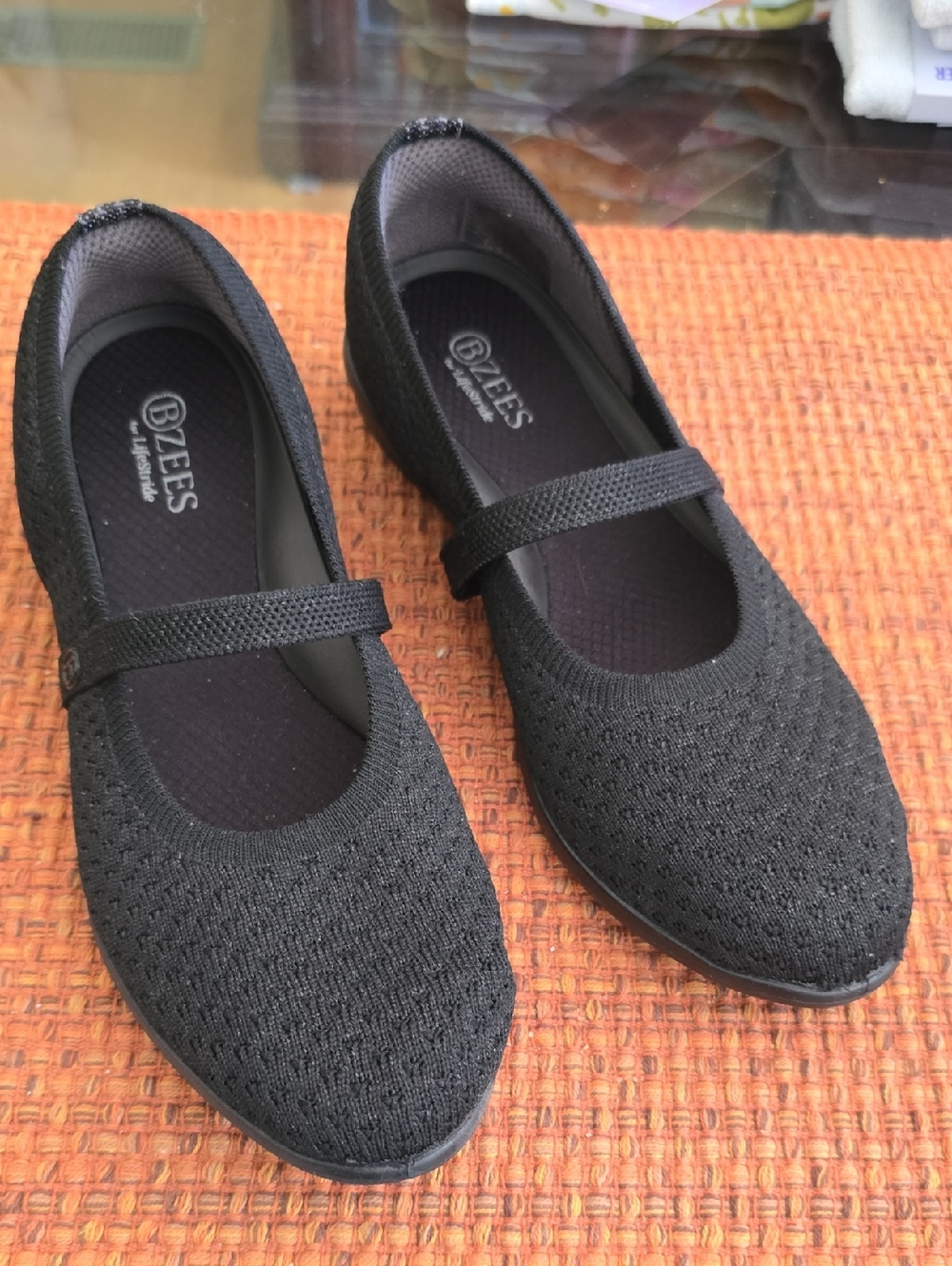 LIFESTRIDE BRAND WOMEN'S BLACK SLIP-ON SHOES SIZE 7